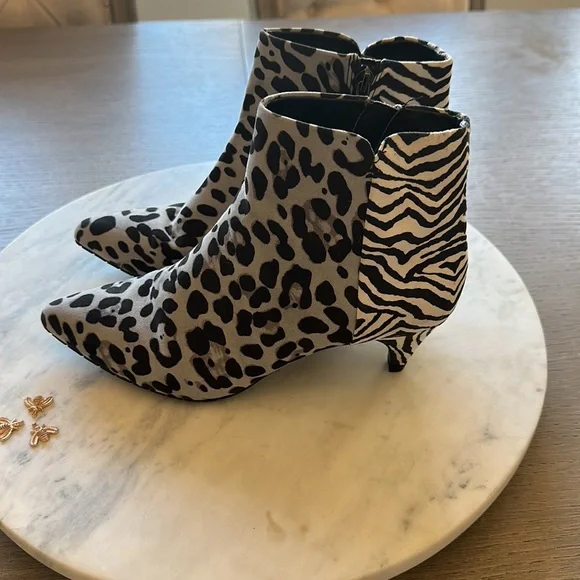 Kenneth Cole Reaction Mix Animal Print Kick Bit Booties - Picture 4 of 10